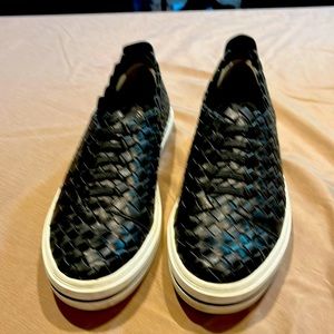 Vaneli Sport black. 8 narrow. Great condition.